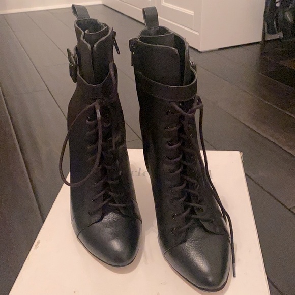 CHARLES DAVID Stiletto Leather Booties Size 6.5 - Picture 2 of 6